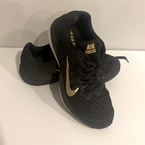 Nike zoom tennis shoes